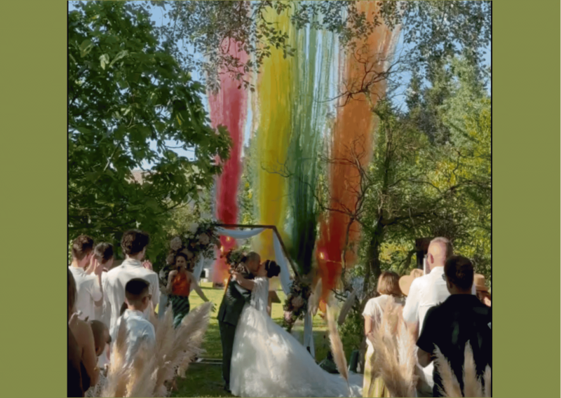 fusées de couleurs domaine tour des chênes pour mariage