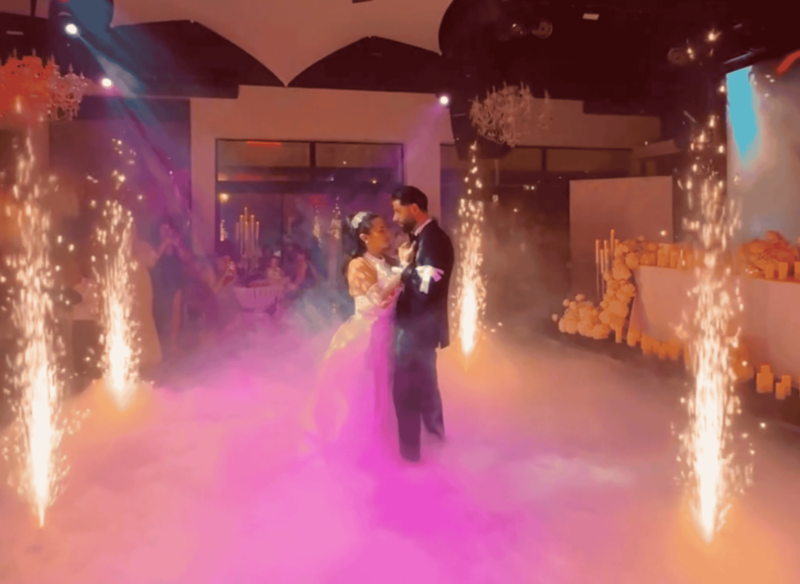 fumée lourde et étincelles pour première danse