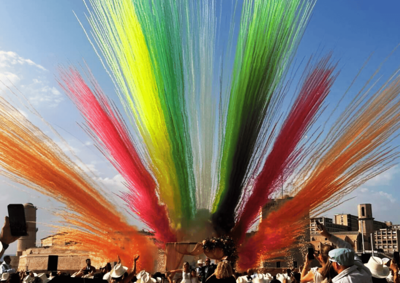 fusées de couleurs et feux d'artifices à Marseille