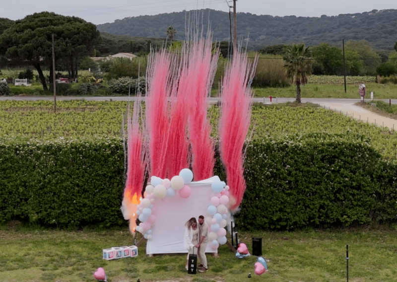 fusées de couleurs pour gender reveal à Ramatuelle près de Saint Tropez