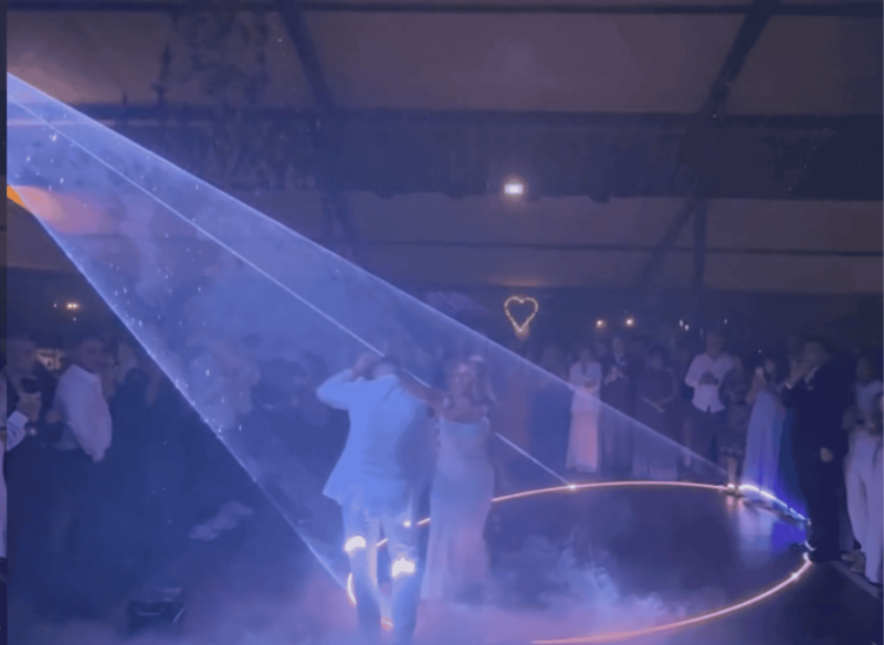laser universe pour première danse lors d'un mariage 