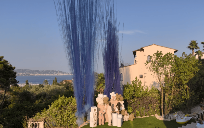 Buzzer découverte sexe bébé avec fumigènes de couleurs à Mandelieu la napoule près de Cannes