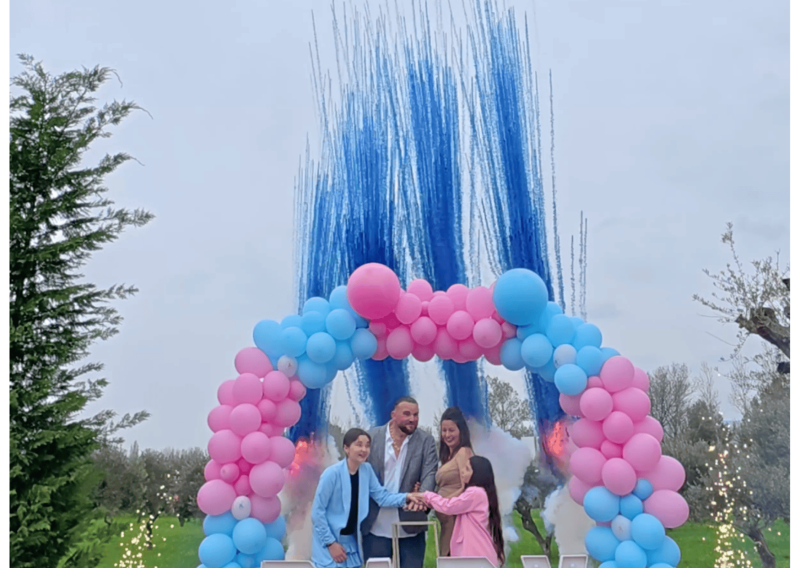 gender reveal avec fusées de couleur à Puyvert près de la roque d'anthéron