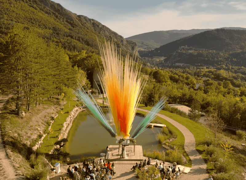 fusées de couleurs pour mariage à Sisteron