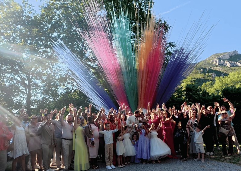 feux d'artifices de jour de couleur pour mariage à Gèmenos près de Marseille