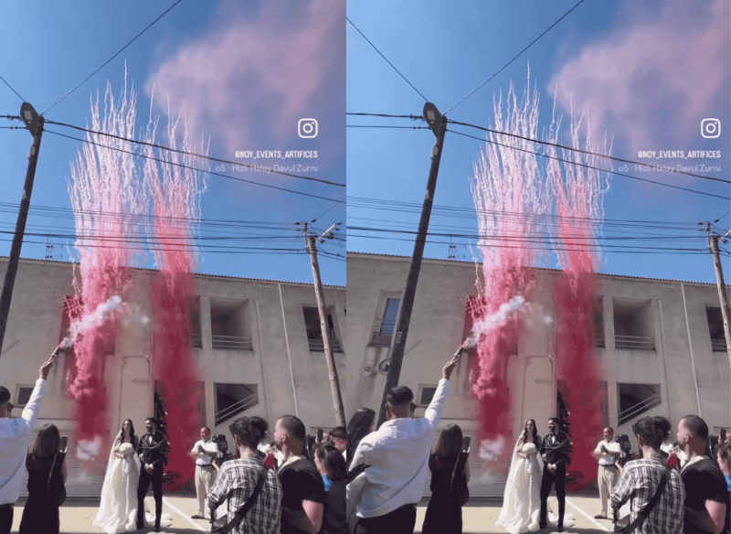 Fusées de couleurs feux d'artifices de jour mariage