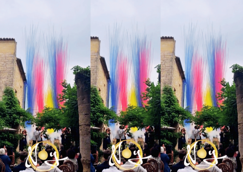 fusées de couleurs pour fin de cérémonie pendant mariage au domaine saint prieure de Nicolas