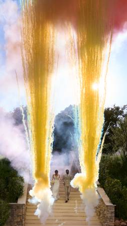 fusées colorées pour mariage Marseille