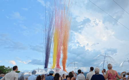 Notre zone d'activité pour ce service Animation originale pour cérémonie laïque avec fusée colorée sécurisée visible en plein jour pour une ambiance magique et maîtrisée