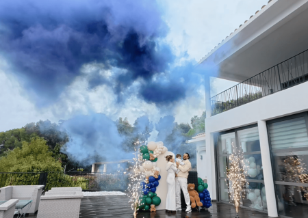 gender reveal révelation sexe bébé avec buzzer et fusées de poudres à bANDOL