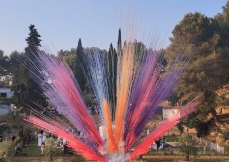 fusées de poudre en couleurs pour un mariage sur Marseille vers Aubagne