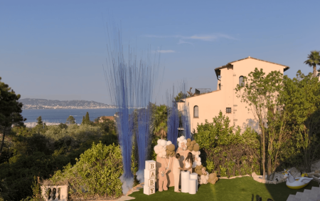 Gender reveal avec buzzer révelateur et fusées de couleurs à cannes près de Mandelieu la napoule