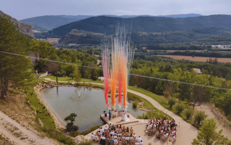 fusées de couleurs pour mariage à Sisteron près de Gap