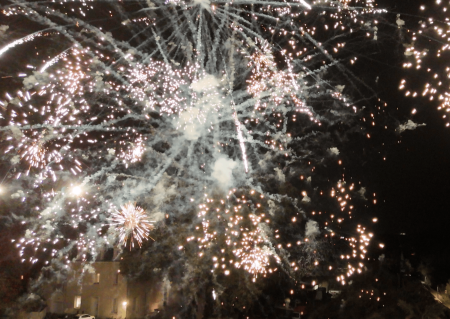 feu d'artifice de nuit pour mariage à Montpelier au domaine de bonne