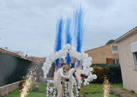gender reveal avec fusées de couleurs à Aubagne près de Marseille
